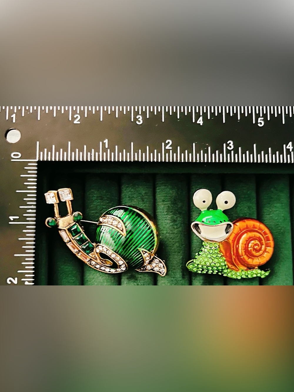 2 Pieces Snail Brooch Set Green Enamel Rhinestone Crystal Garden Jewelry